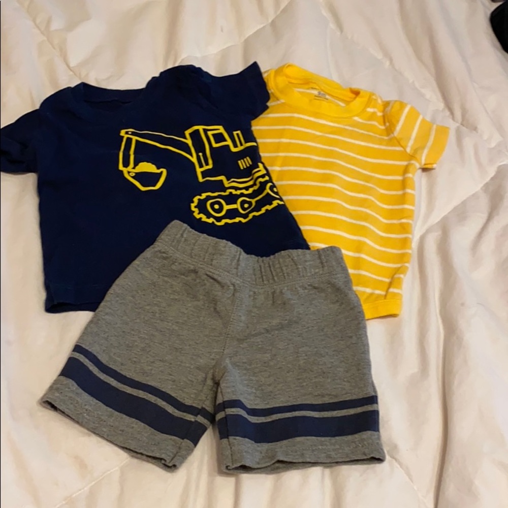 Carter’s Short Set